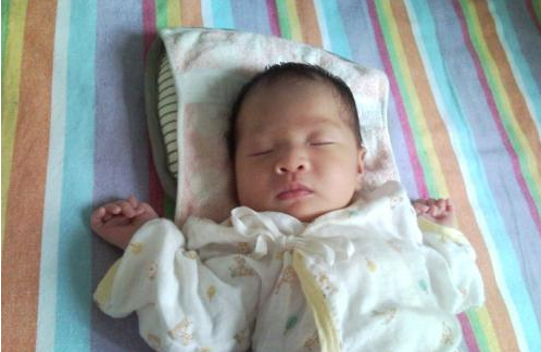 孩子濕疹總反復(fù)，涂藥不見好，兒科醫(yī)生：方法不對(duì)，一切徒勞